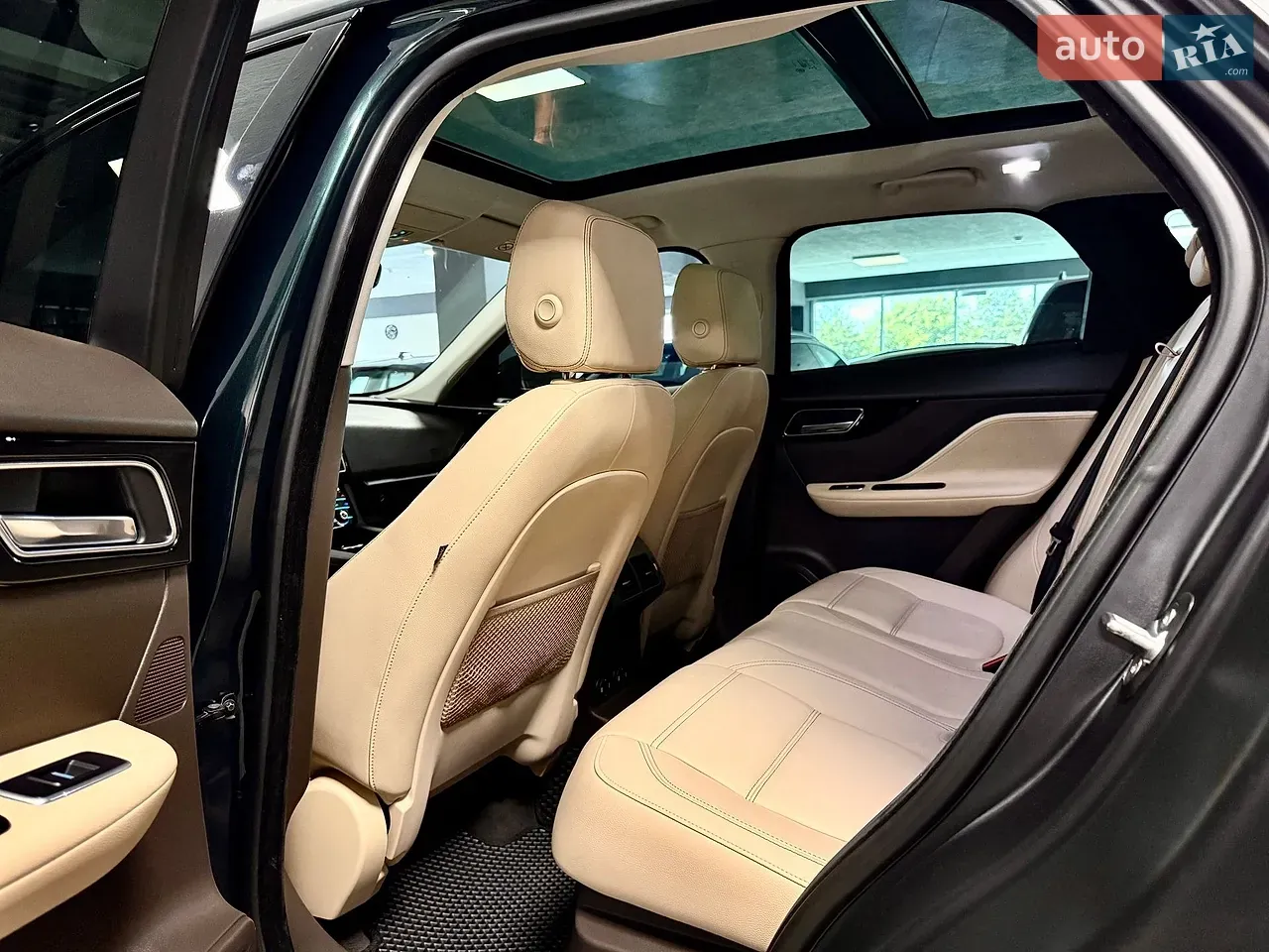 Jaguar F-Pace 2017 photo 5
