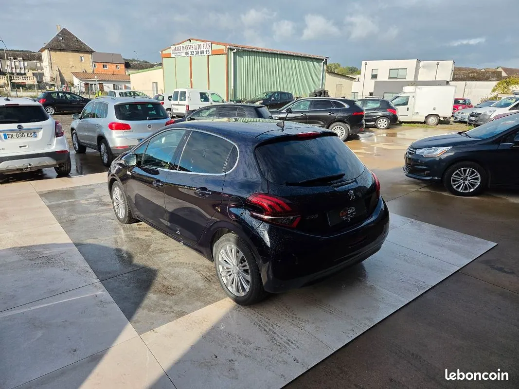 Peugeot 208 2019 photo 5