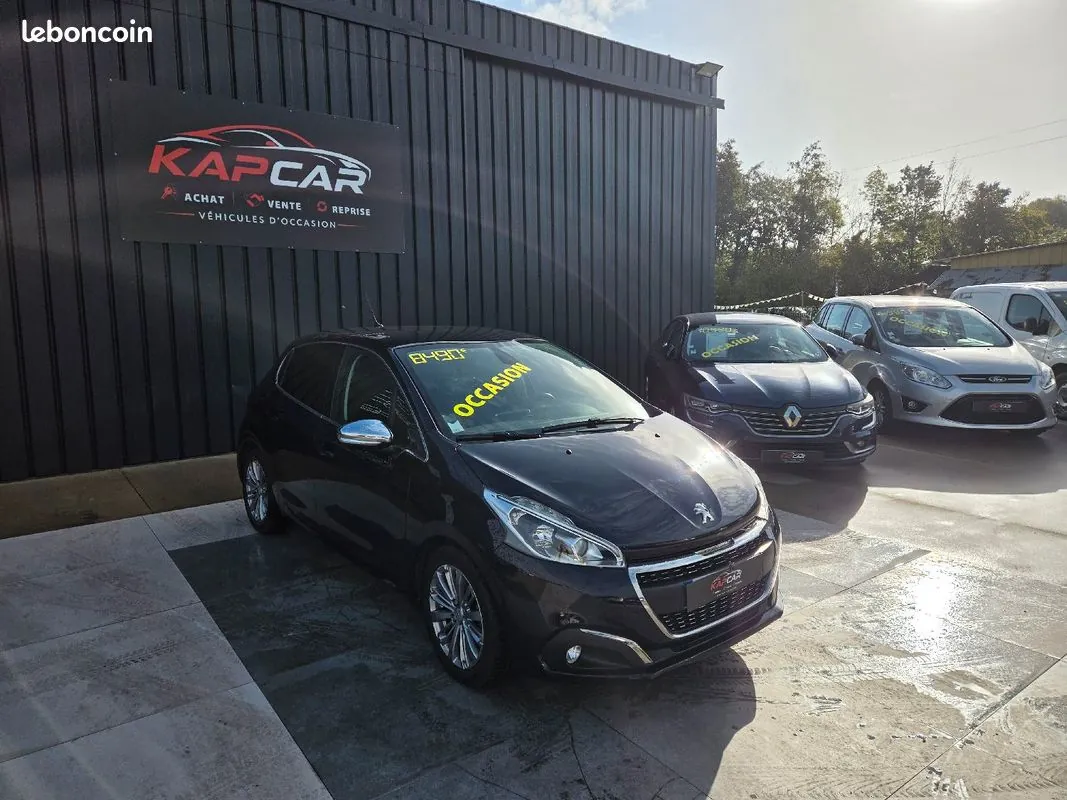 Peugeot 208 2019 photo 2
