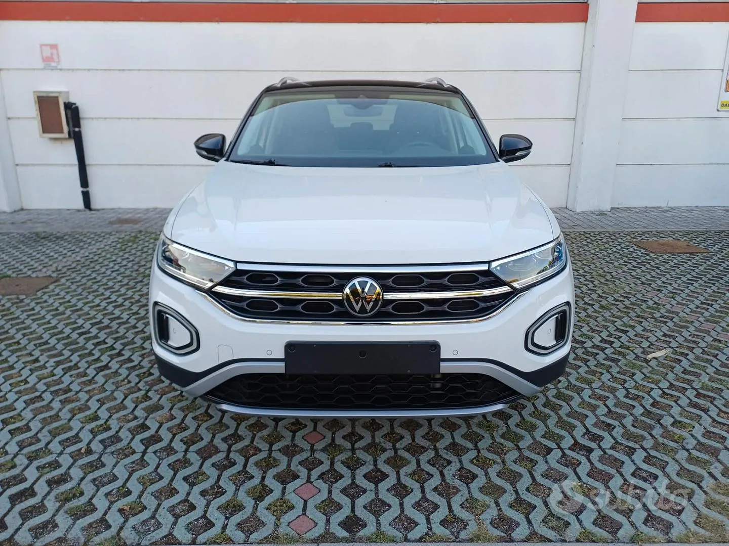 Volkswagen T-Roc 2023 photo 3
