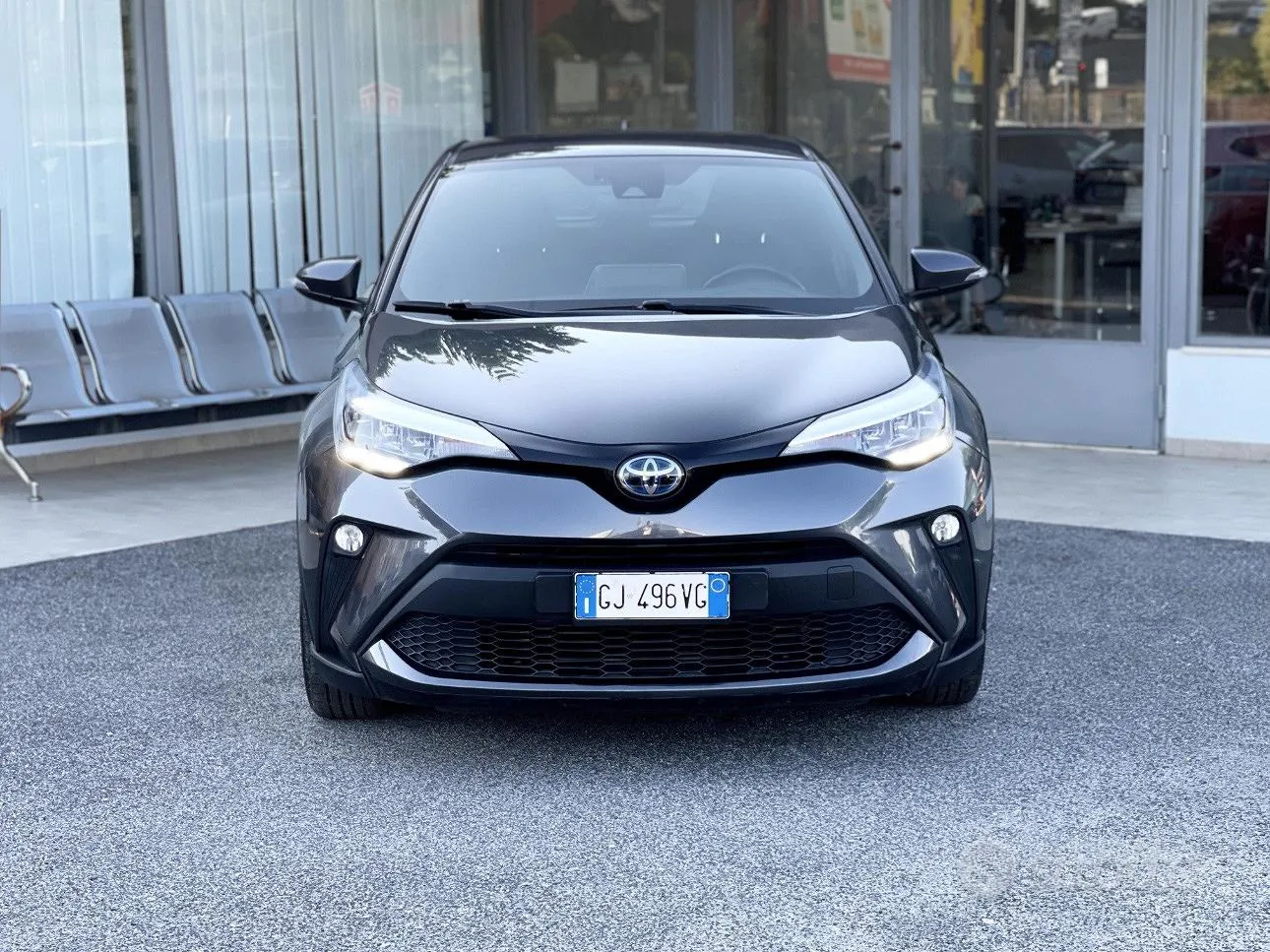 Toyota C-Hr 2022 photo 2