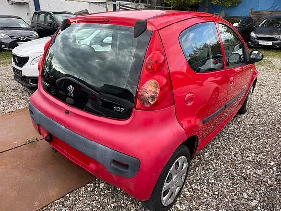 Peugeot 107 2010 photo 5