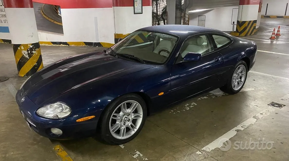 Jaguar Xk8 2001 photo 2