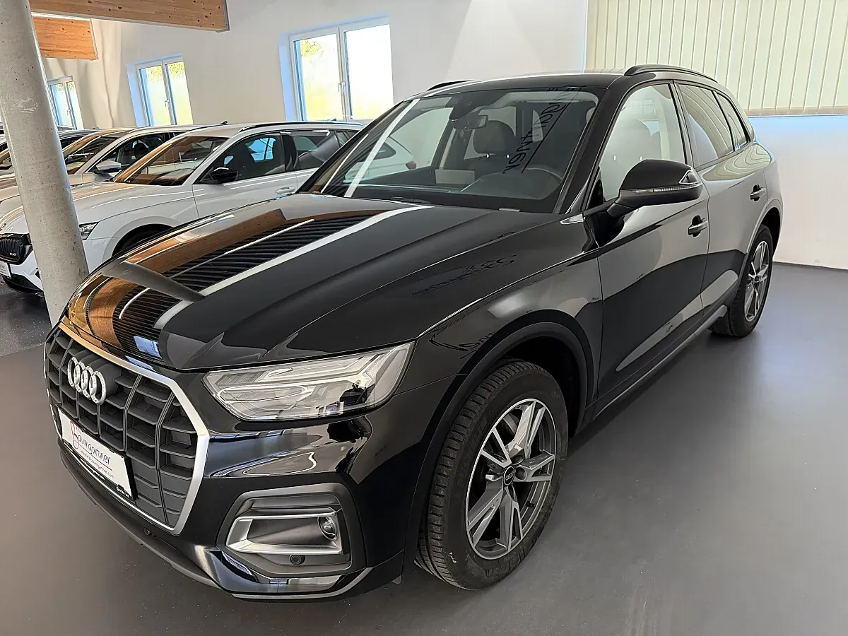 Audi Q5 2023 photo 2