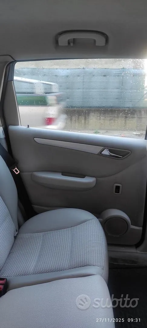 Mercedes-Benz B 2007 photo 4