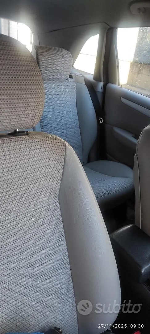 Mercedes-Benz B 2007 photo 2