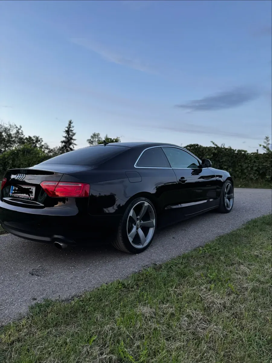 Audi A5 2008 photo 2