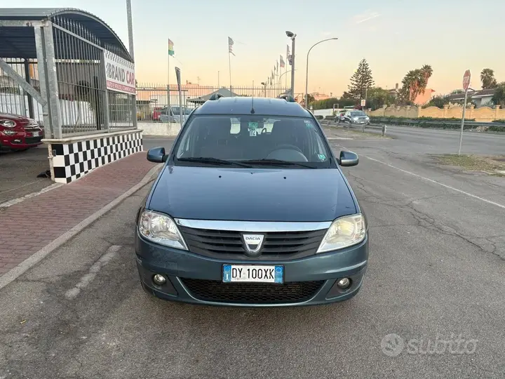Dacia Logan 2009 photo 2