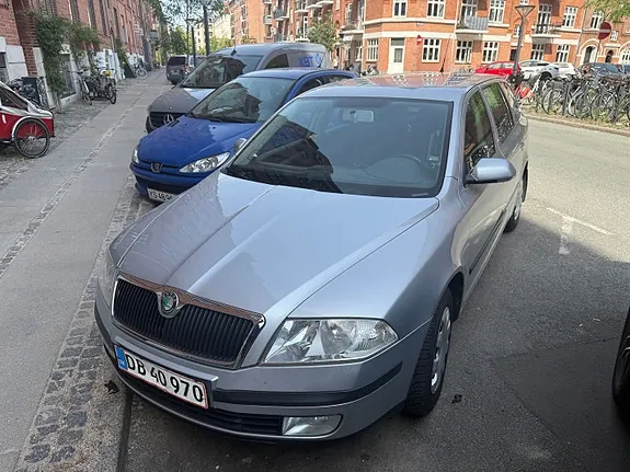 Skoda Octavia 2008 photo 2