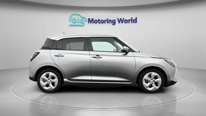 Suzuki Swift 2024 photo 5
