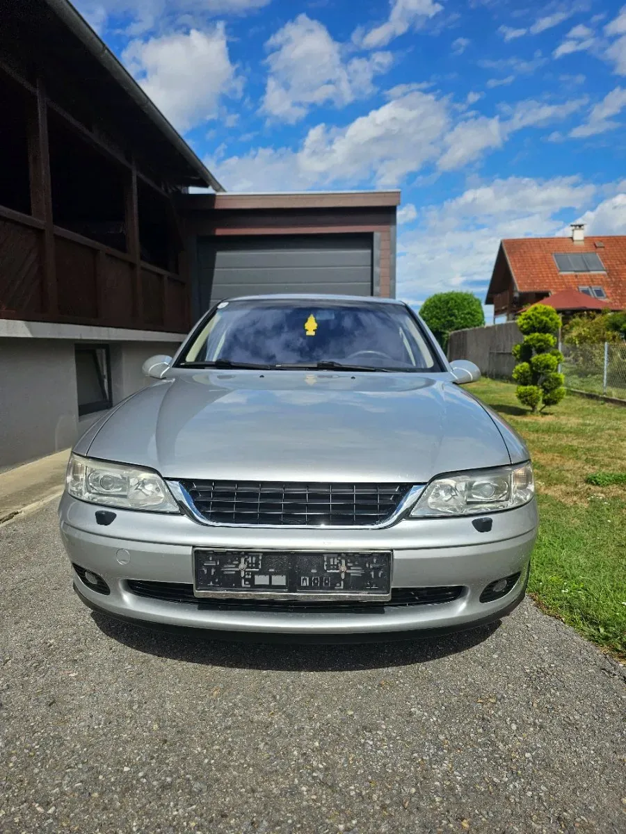 Opel Vectra 2001 photo 2