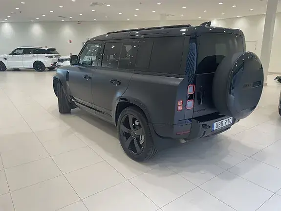 Land Rover Defender 110 2026 photo 4