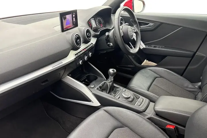 Audi Q2 2021 photo 2