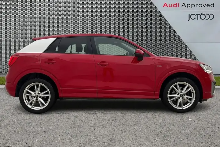 Audi Q2 2021 photo 4