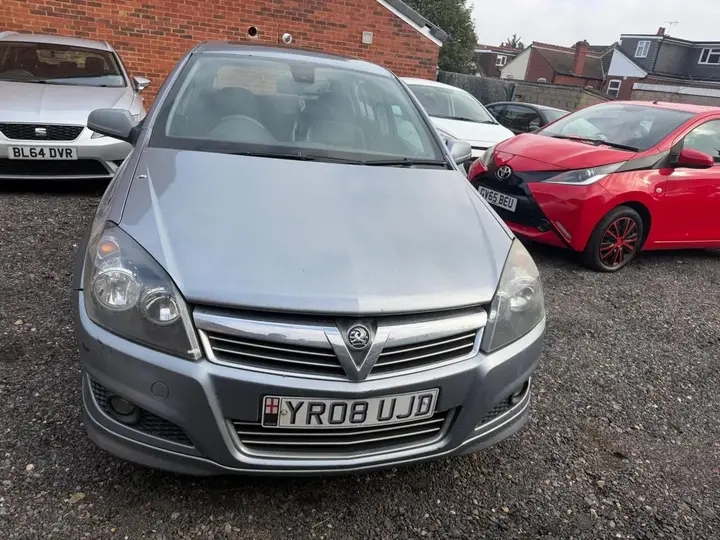 Vauxhall Astra 2008 photo 2