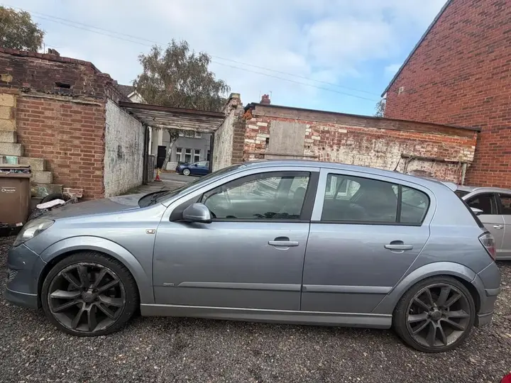 Vauxhall Astra 2008 photo 4