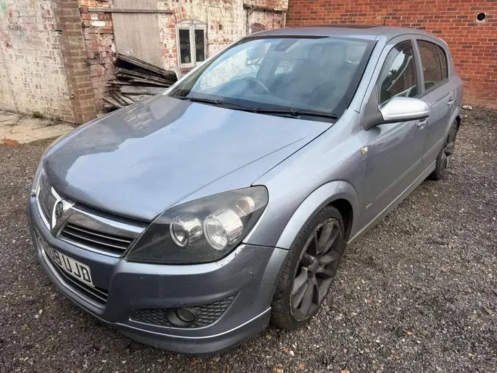 Vauxhall Astra 2008 photo 3