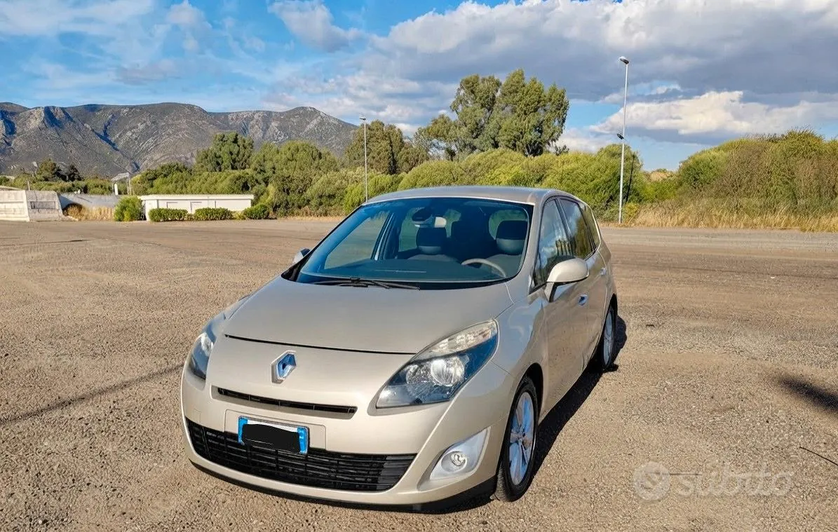 Renault Grand Scenic 2010 photo 3