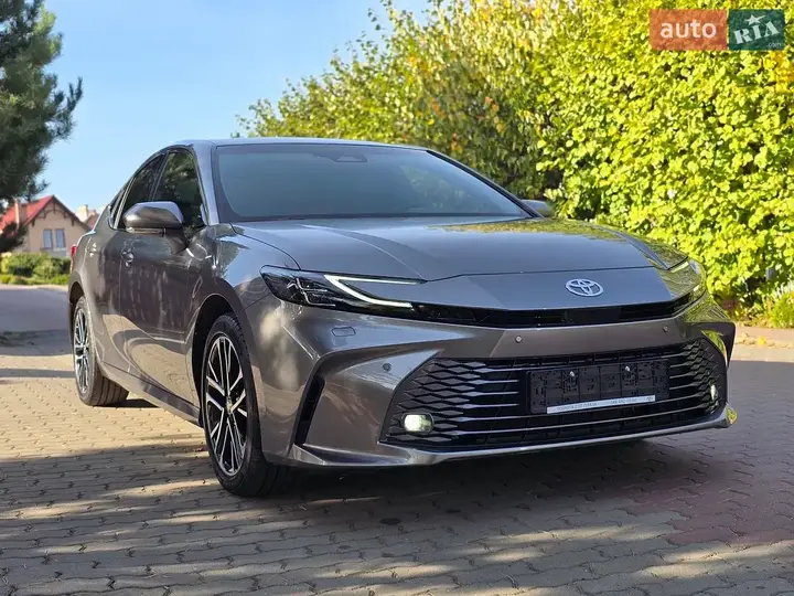 Toyota Camry 2025 photo 4