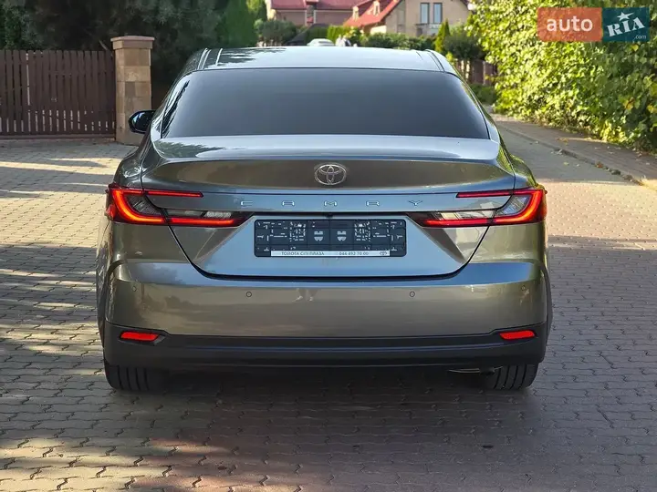 Toyota Camry 2025 photo 5
