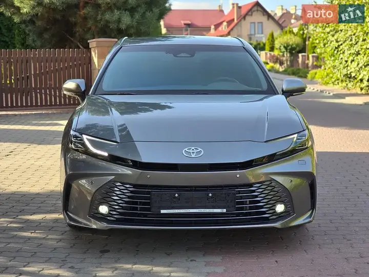 Toyota Camry 2025 photo 2
