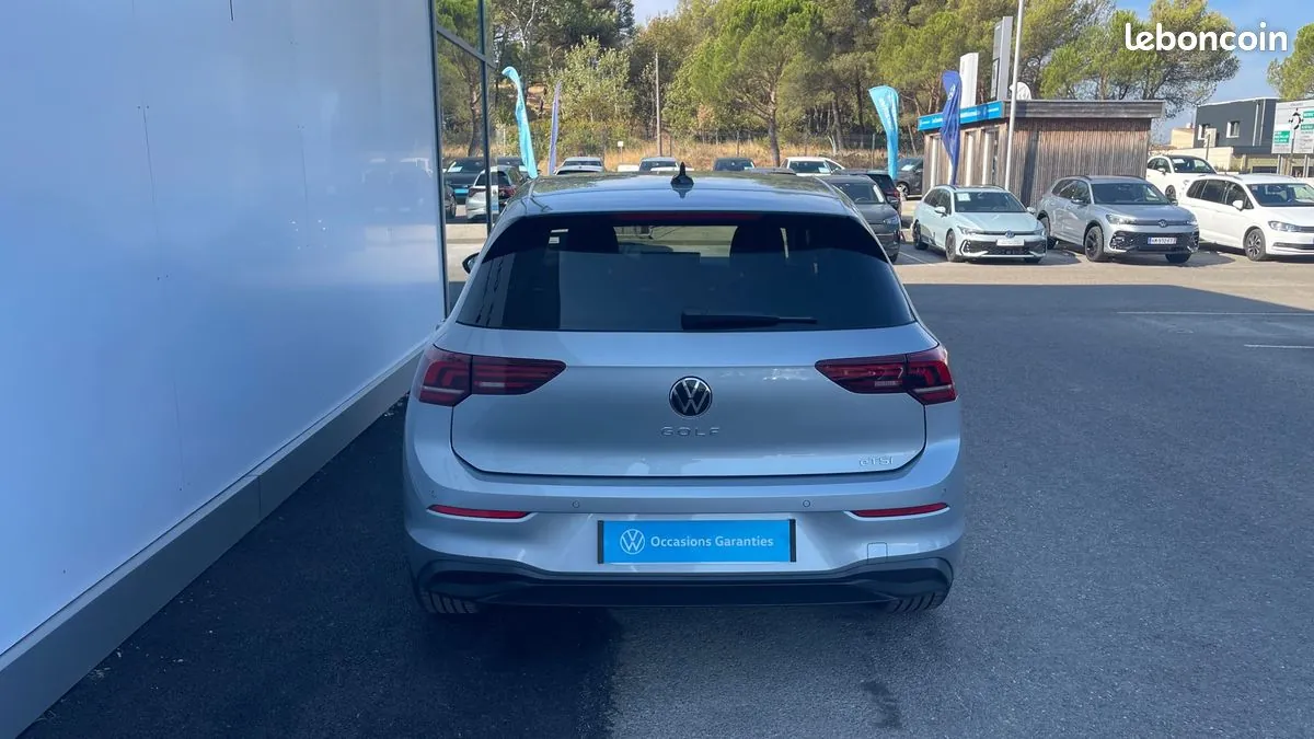 Volkswagen Golf 2025 photo 4