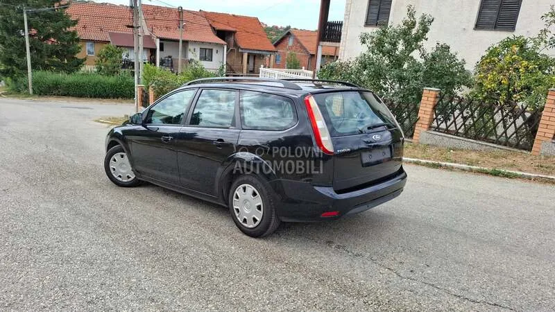 Ford Focus 2010 photo 4