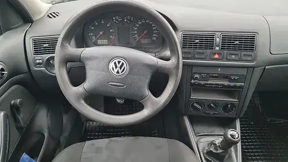 Volkswagen Golf 4 1998 photo 4