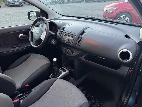 Nissan Note 2013 photo 3
