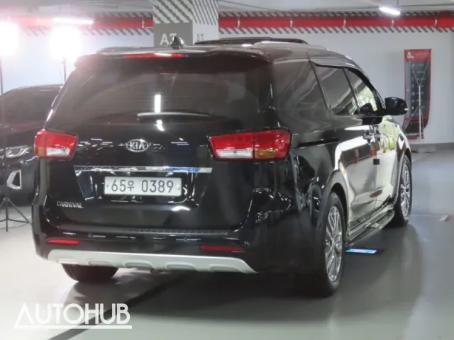 Kia Carnival 2015 photo 3