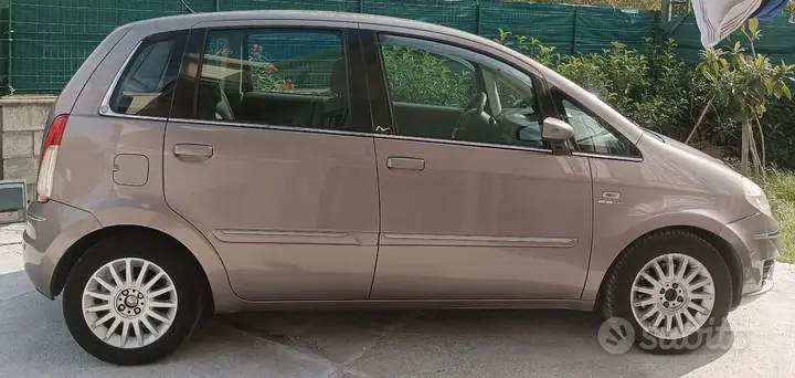 Lancia Musa 2008 photo 3