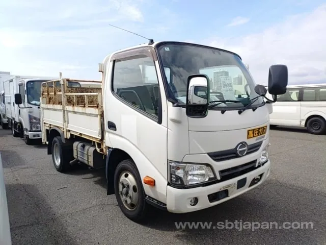 Hino Dutro 2017 photo 2