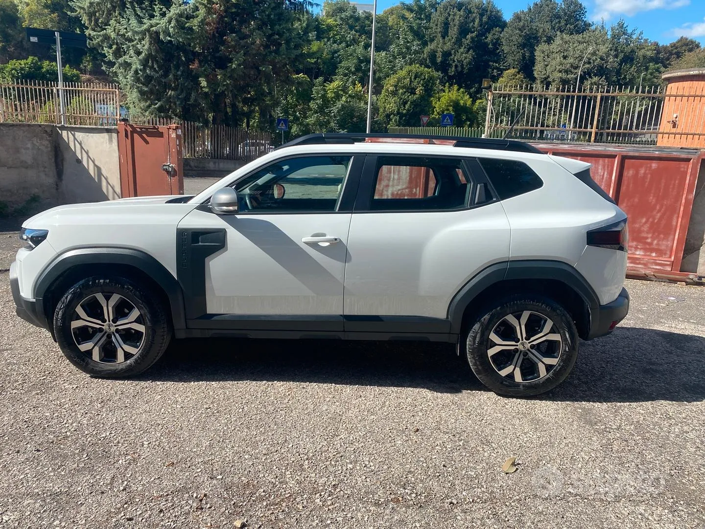 Dacia Duster 2025 photo 2