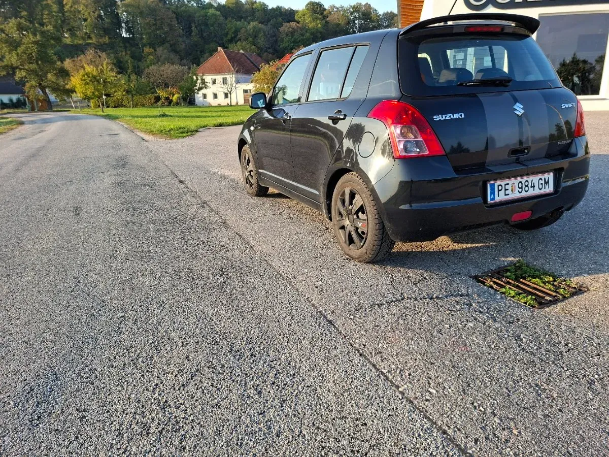 Suzuki Swift 2009 photo 3