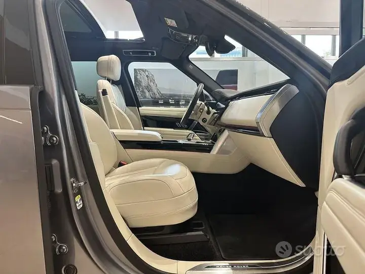 Land Rover Range Rover 2025 photo 3