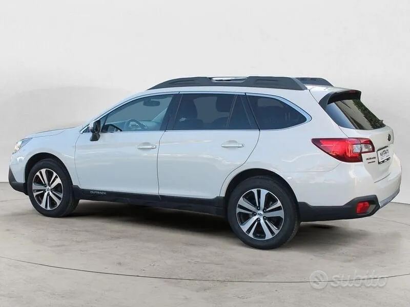 Subaru Outback 2018 photo 4