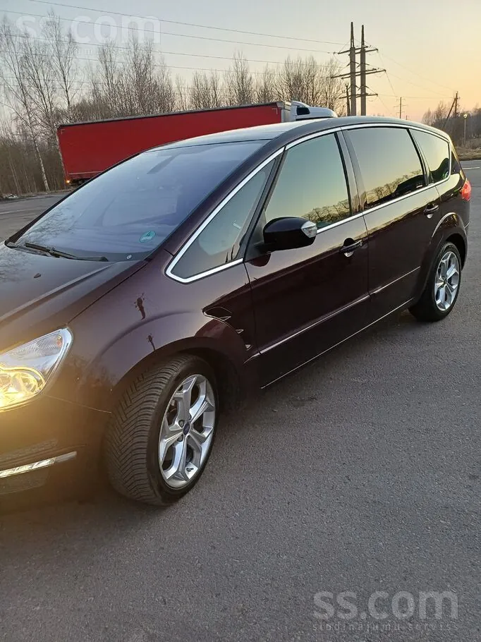 Ford S-Max 2011 photo 4