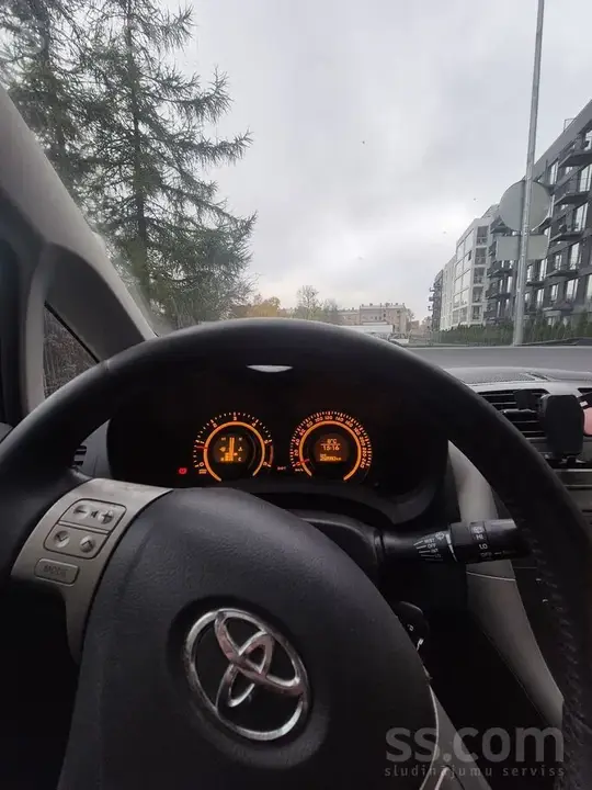Toyota Auris 2009 photo 4