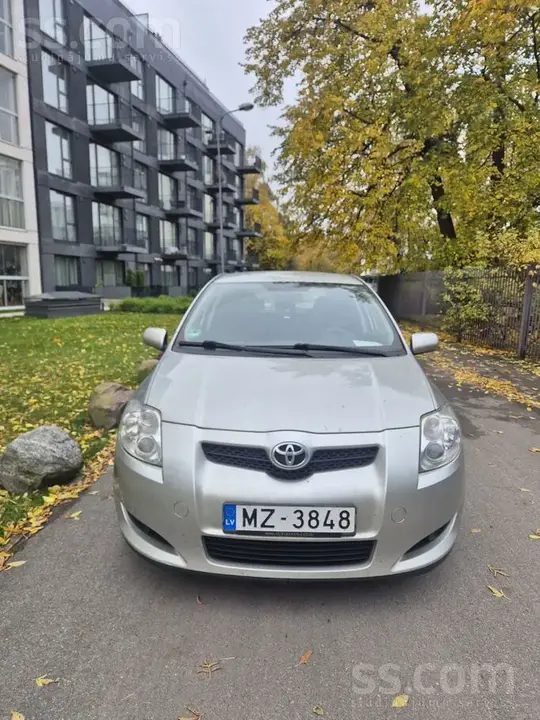 Toyota Auris 2009 photo 2