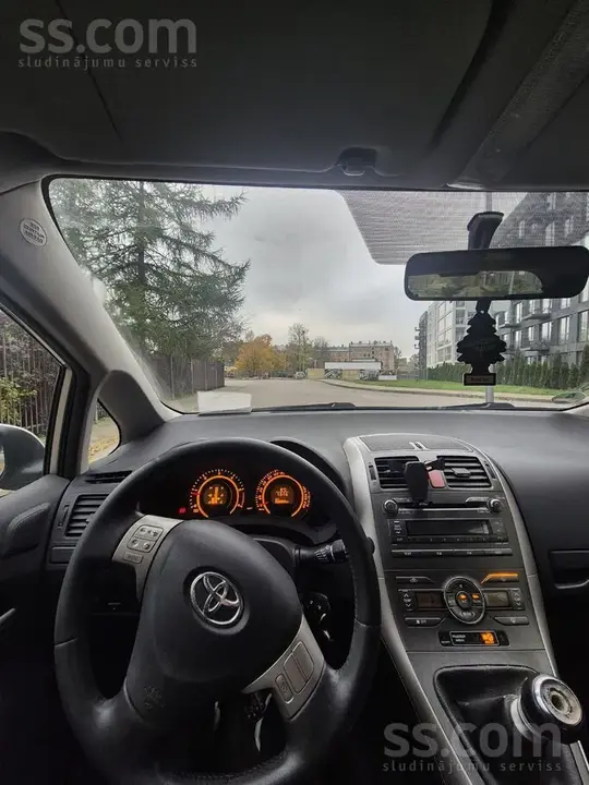 Toyota Auris 2009 photo 3