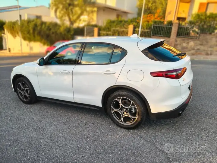Alfa Romeo Stelvio 2022 photo 3