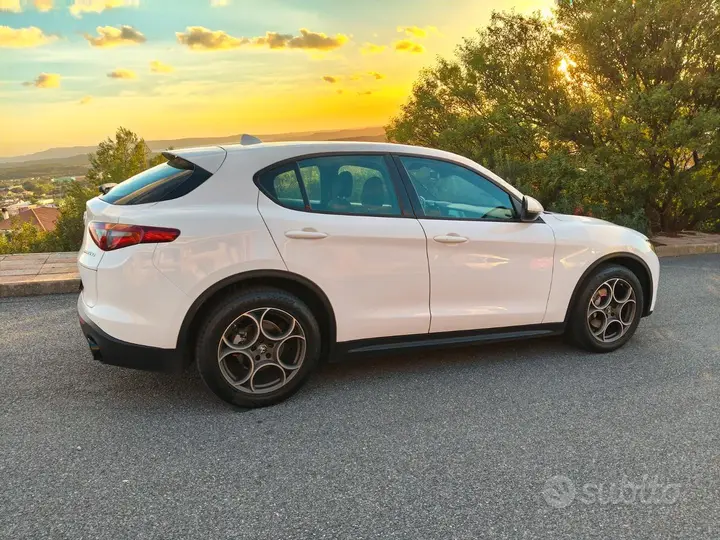 Alfa Romeo Stelvio 2022 photo 4