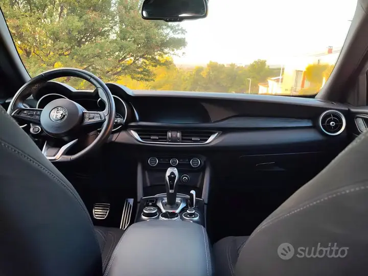 Alfa Romeo Stelvio 2022 photo 2