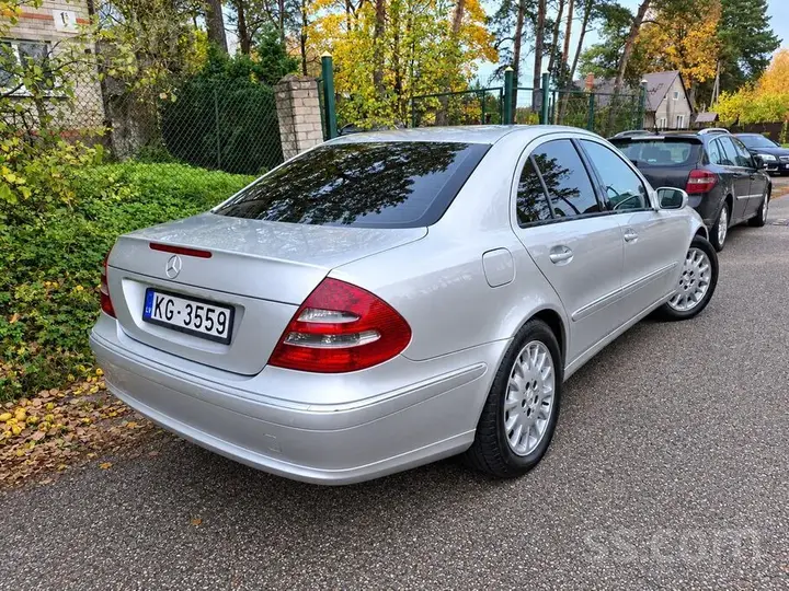 Mercedes-Benz E220