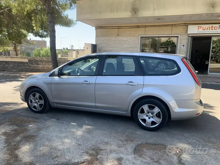 Ford Focus 2010 photo 4