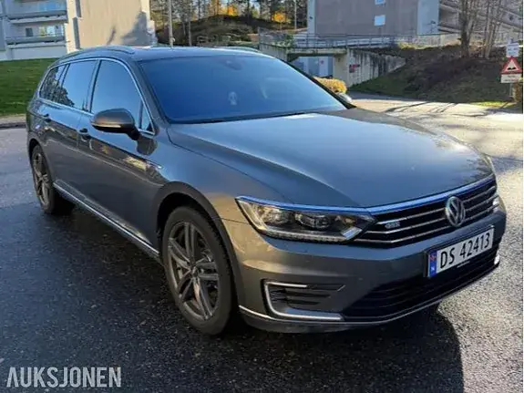 Volkswagen Passat 2017 photo 2