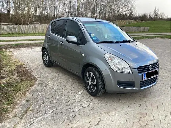 Suzuki Splash 2009 photo 4