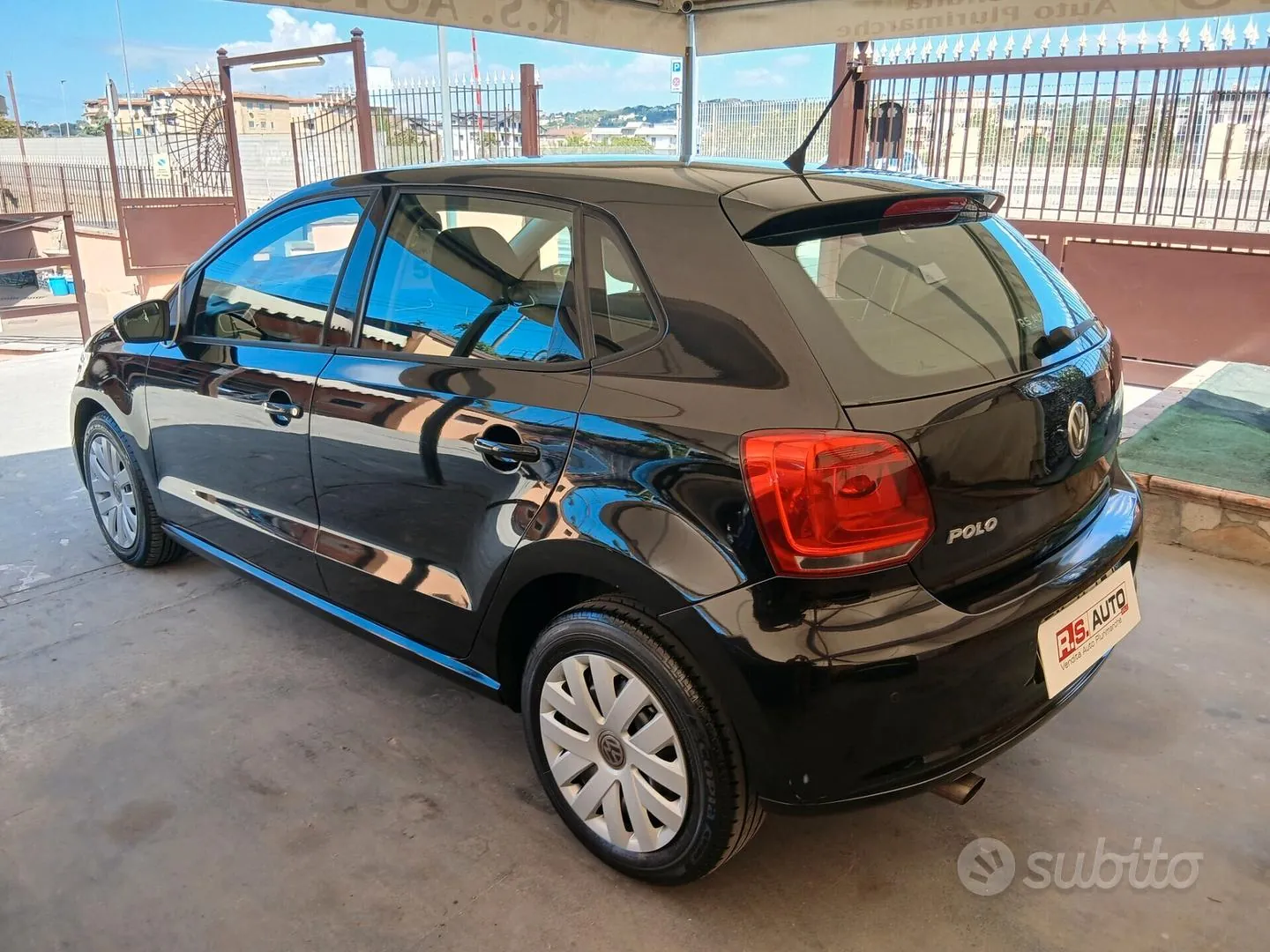 Volkswagen Polo 2011 photo 3