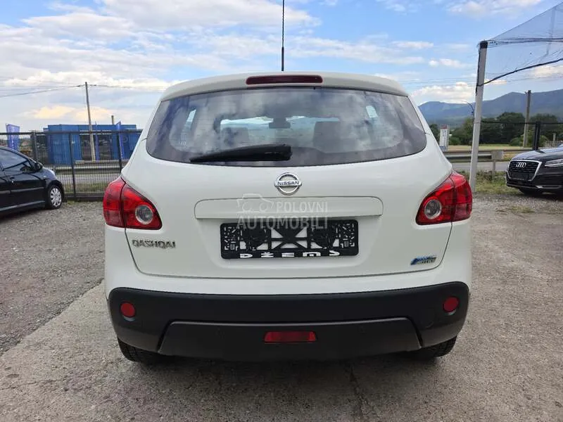 Nissan Qashqai 2010 photo 5