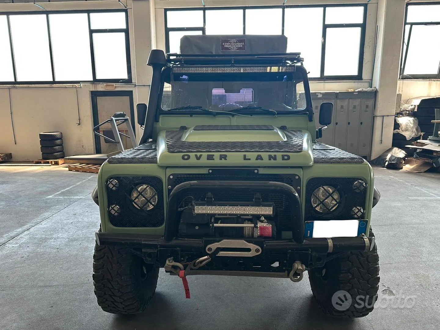 Land Rover Defender 2009 photo 4